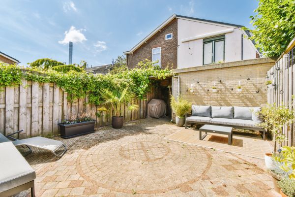 Courtyard Patio Service in Grove City